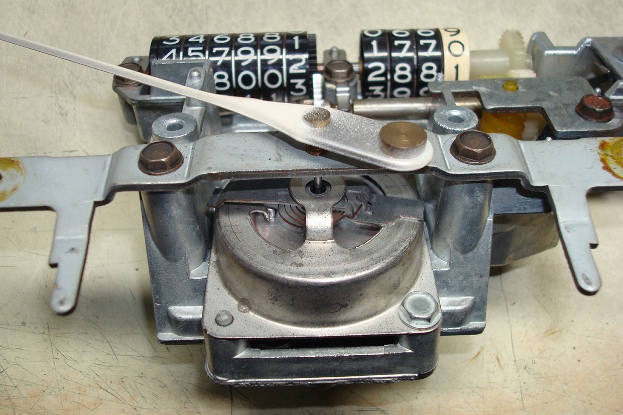 Speedometer head red.jpg