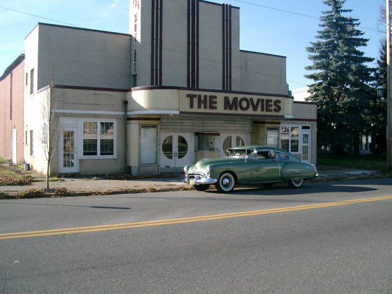 resized_theatre olds and po 11 04.jpg