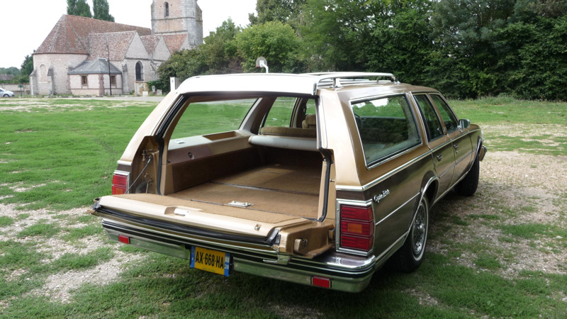 xx2010-08 Chevrolet Caprice 007.jpg