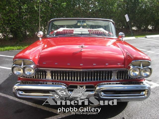 1957 Mercury Montclair convertible (phaéton)