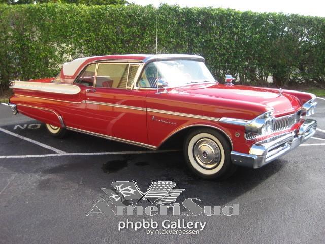 1957 Mercury Montclair convertible (phaéton)